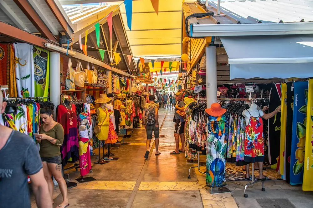 Le village artisanal dans le bourg de Sainte-Anne